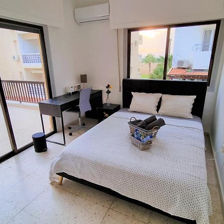 Cozy Beach Apt / 100 Mbit+ Netflix / Near Airport Larnaca Dış mekan fotoğraf