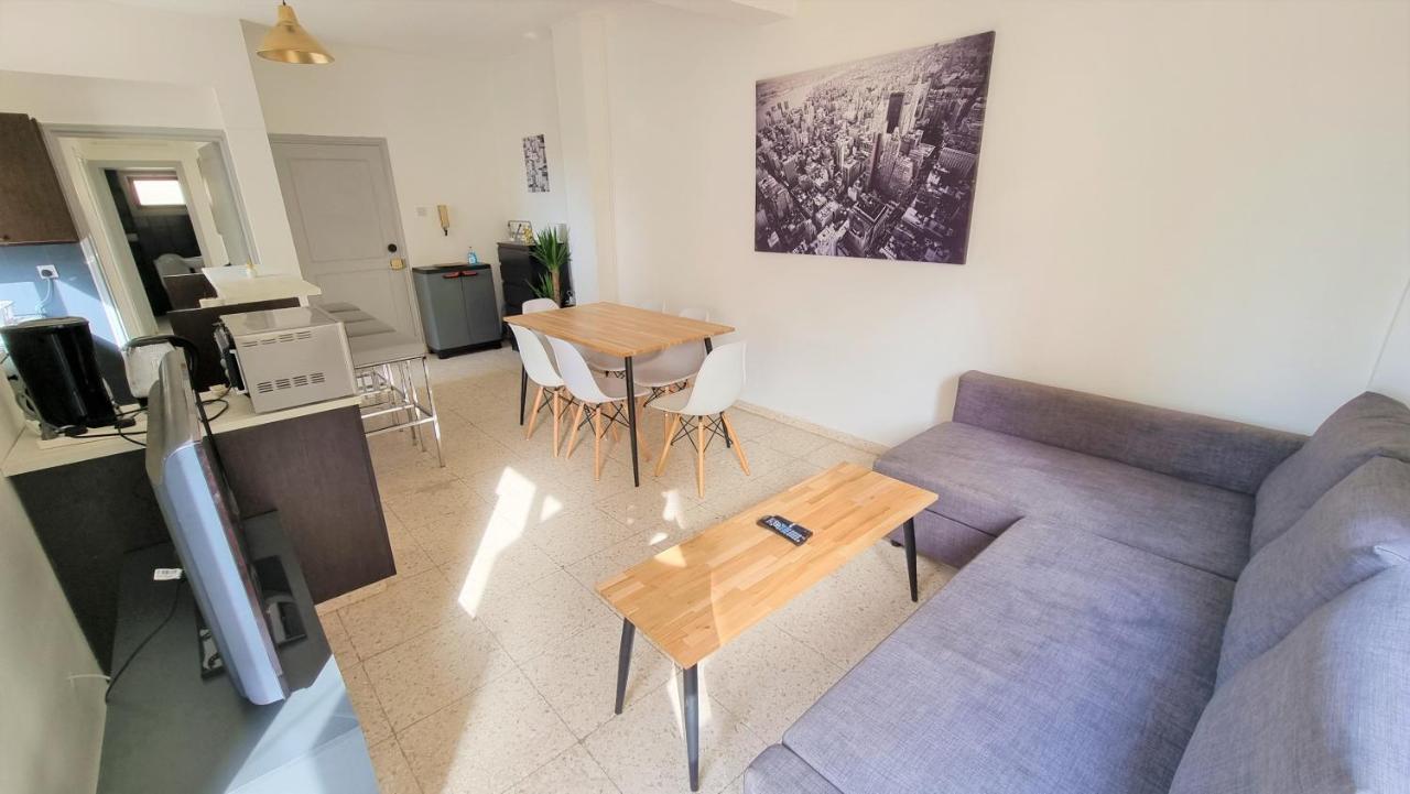 Cozy Beach Apt / 100 Mbit+ Netflix / Near Airport Larnaca Dış mekan fotoğraf