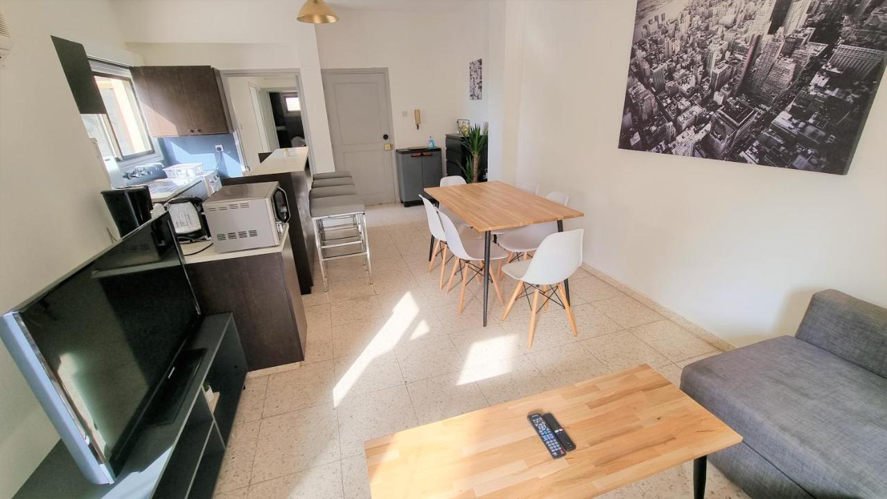 Cozy Beach Apt / 100 Mbit+ Netflix / Near Airport Larnaca Dış mekan fotoğraf