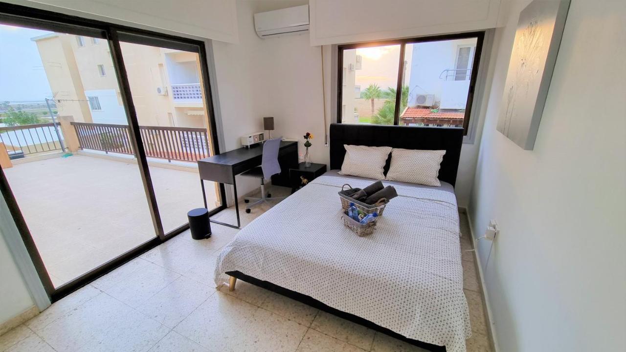 Cozy Beach Apt / 100 Mbit+ Netflix / Near Airport Larnaca Dış mekan fotoğraf