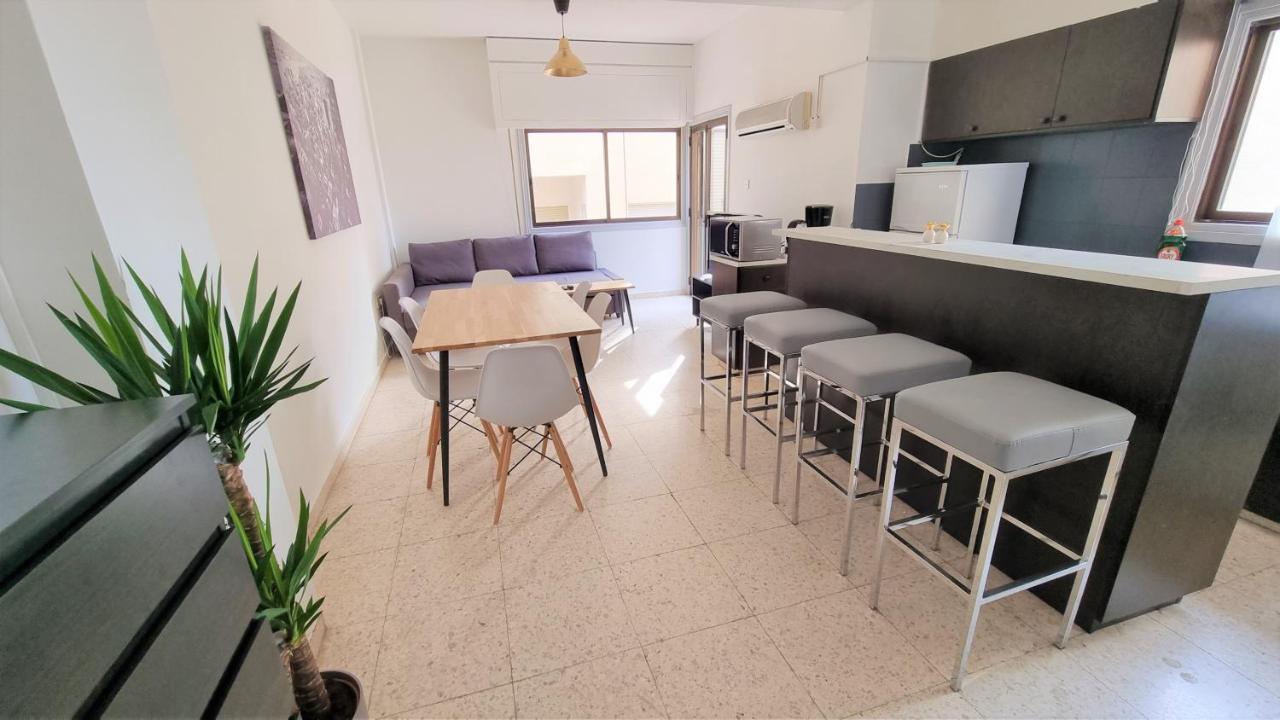 Cozy Beach Apt / 100 Mbit+ Netflix / Near Airport Larnaca Dış mekan fotoğraf