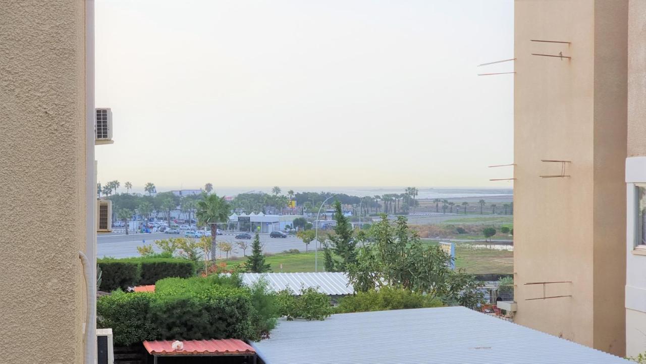 Cozy Beach Apt / 100 Mbit+ Netflix / Near Airport Larnaca Dış mekan fotoğraf