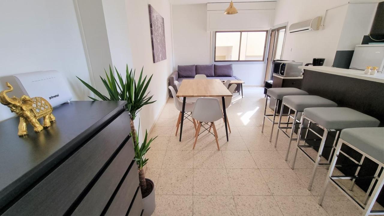Cozy Beach Apt / 100 Mbit+ Netflix / Near Airport Larnaca Dış mekan fotoğraf