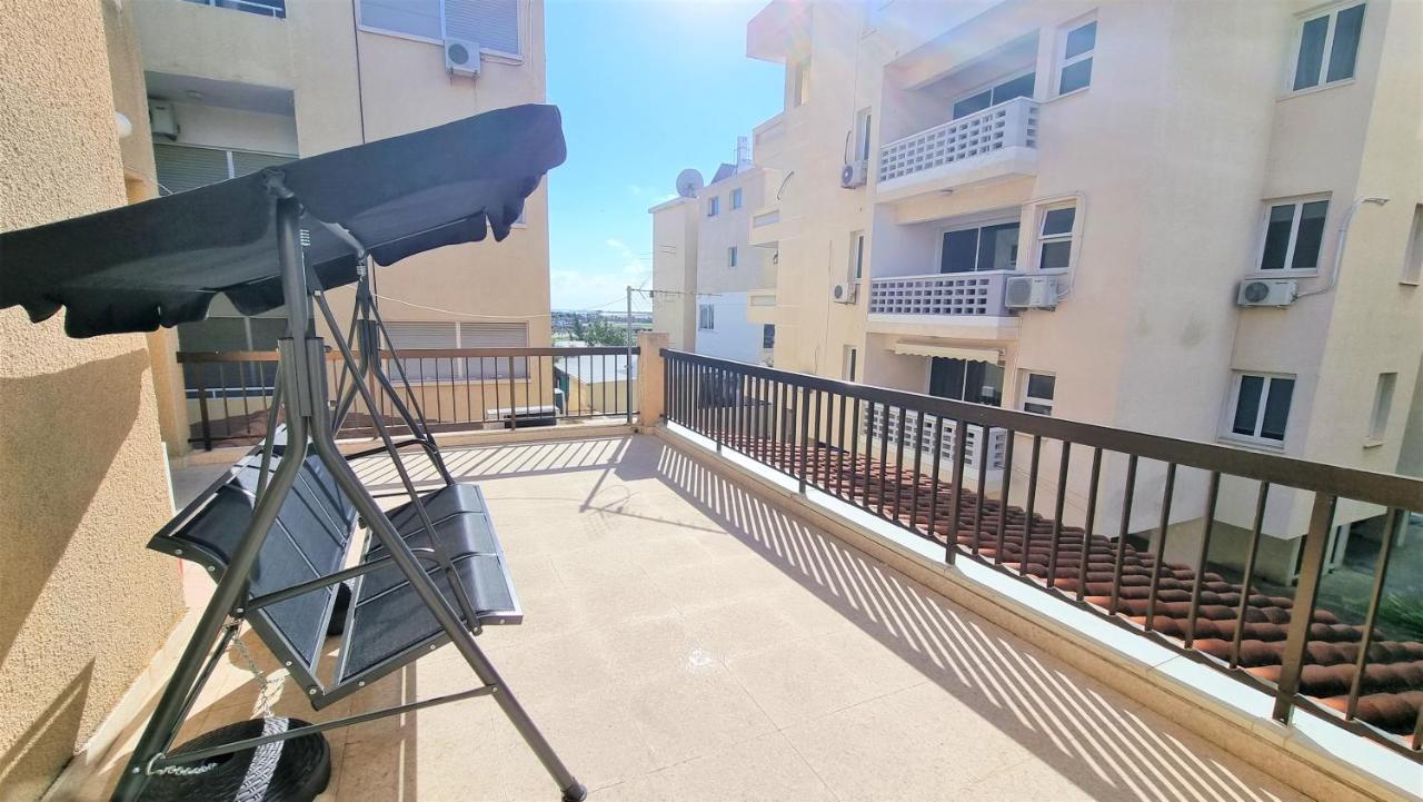 Cozy Beach Apt / 100 Mbit+ Netflix / Near Airport Larnaca Dış mekan fotoğraf